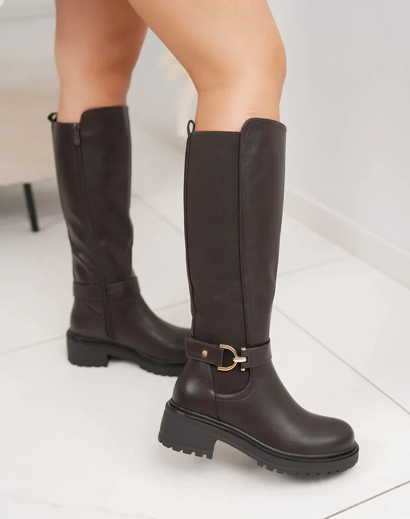 Botas altas marrones con banda elástica y detalle dorado